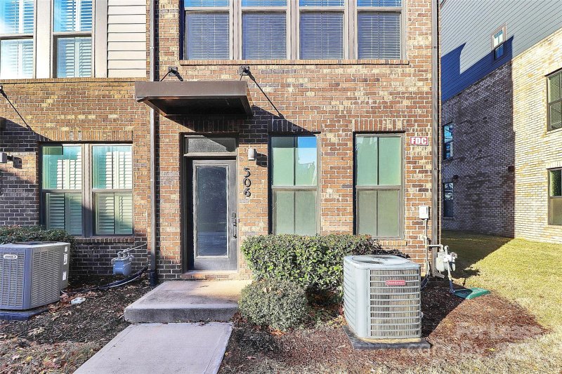 Property image 2 at 506 Music Hall Way, Charlotte, NC 28203