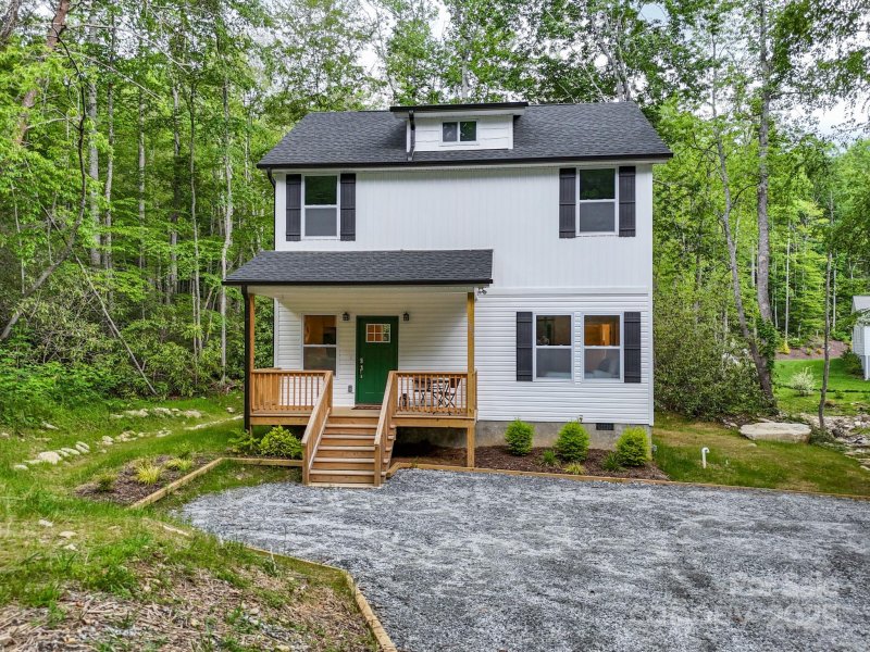 Property image 4 of 882 Wash Freeman Road in Lace Falls, Hendersonville, NC 28792