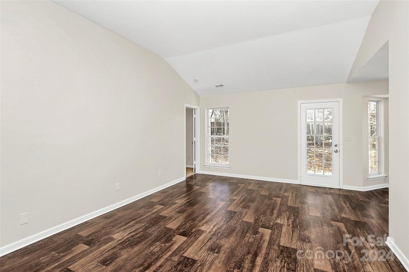 Property image 4 at 8604 Warwick Crest Lane, Charlotte, NC 28215