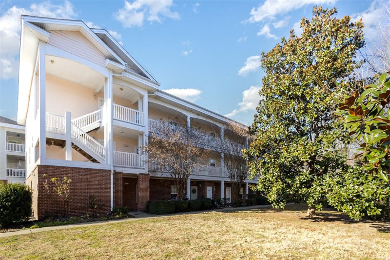 9315 Meadow Vista Road