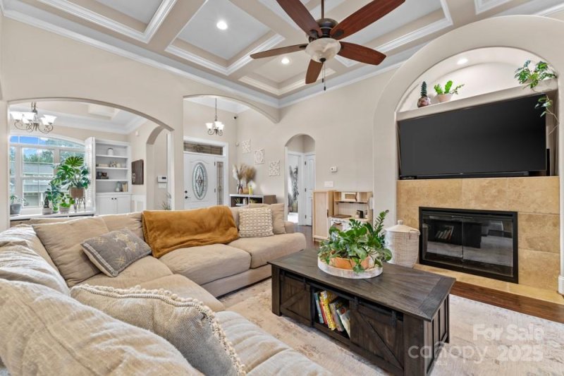 Property image 2 at 1490 Kensington Park Court, Hickory, NC 28602