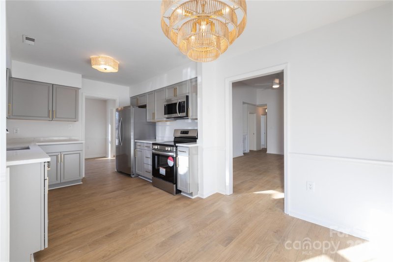 Property image 4 at 2301 Heather Glen Lane, Charlotte, NC 28208