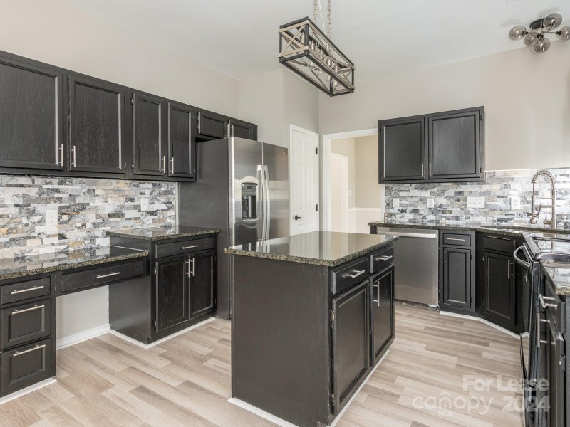 Property image 4 at 6106 Rosebriar Lane, Charlotte, NC 28277