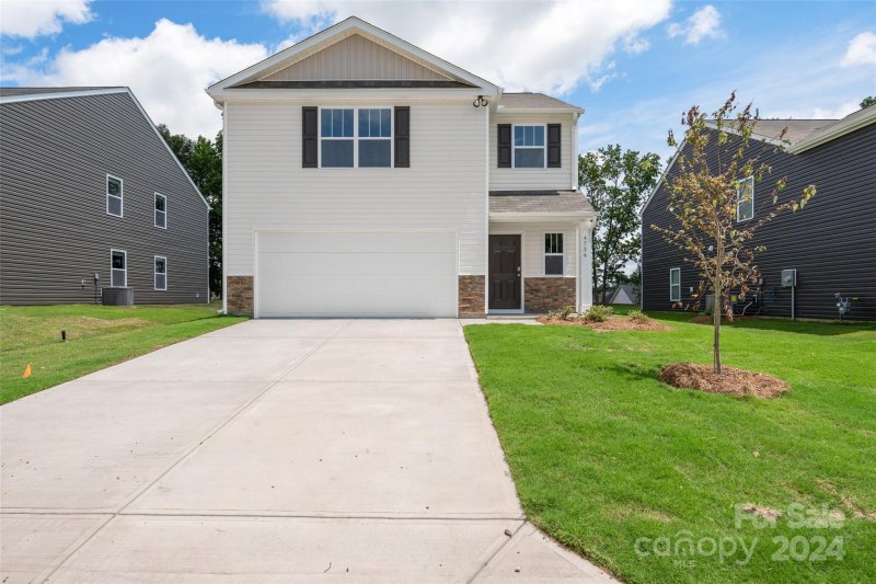 Property image 2 of 1009 20th Avenue Loop in Huffman Ridge, Hickory, NC 28602