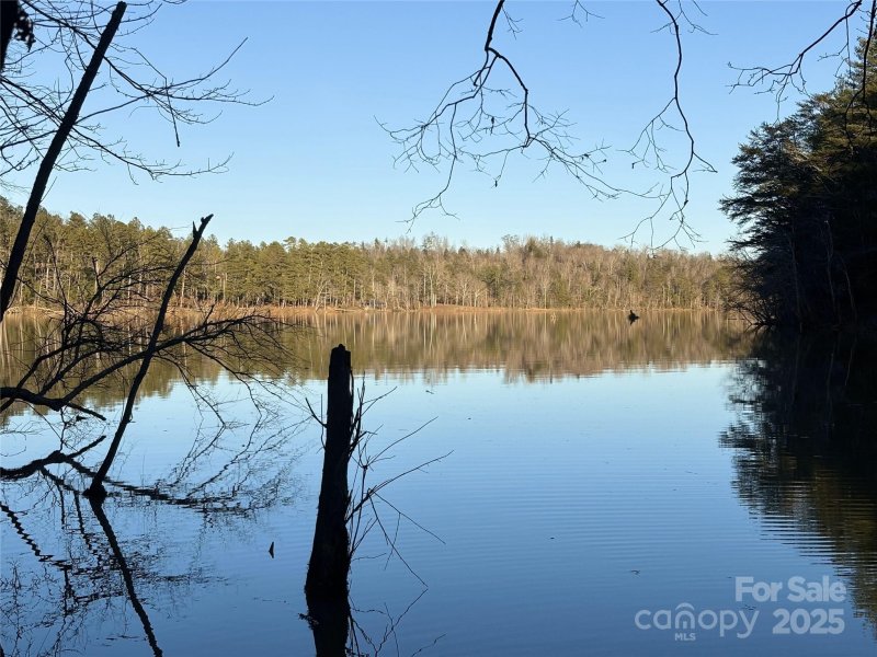 Property image 2 of 584 E Settings Boulevard in Lake Rhodhiss Estates, Valdese, NC 28690