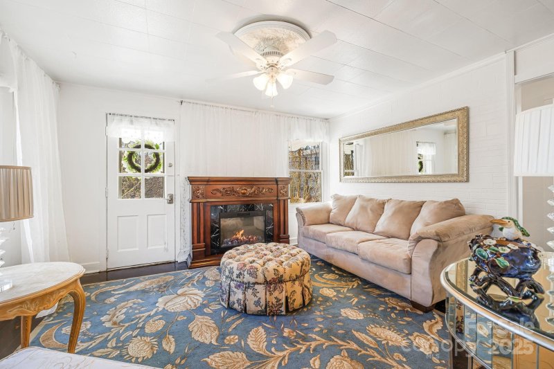 Property image 3 at 486 Kenilworth Road, Asheville, NC 28805