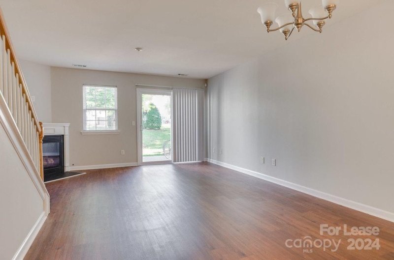 Property image 3 at 3577 Draycott Avenue, Charlotte, NC 28213