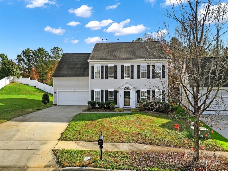 Property image 3 at 11829 Royal Castle Court, Charlotte, NC 28277