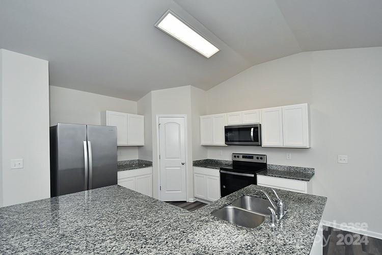 Property image 4 at 1121 Amberlight Circle, Salisbury, NC 28144