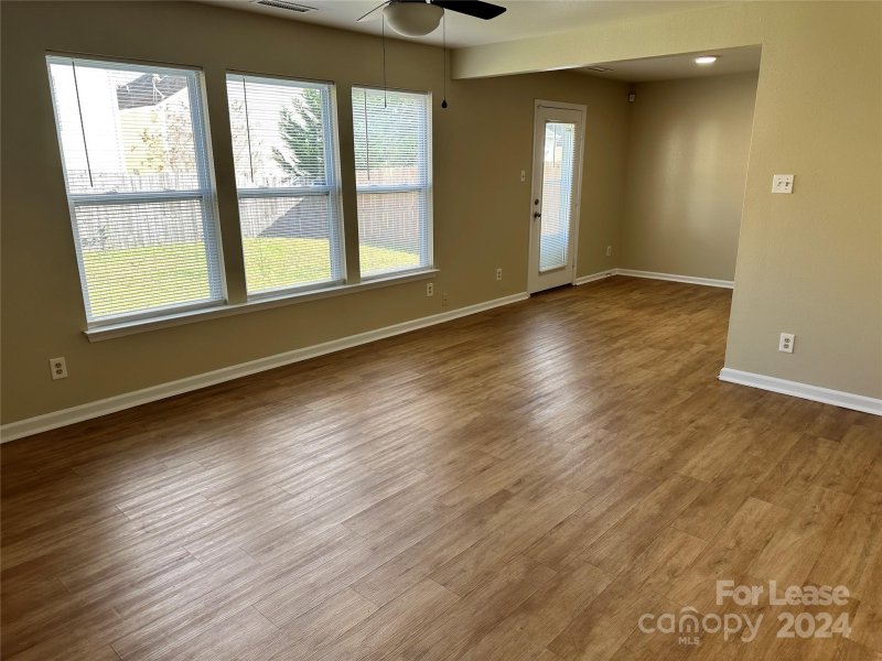 Property image 2 at 3042 Meadow Knoll Drive, Charlotte, NC 28269