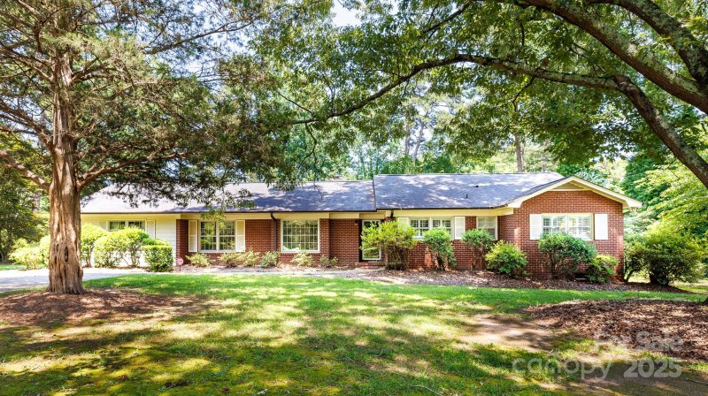 829 Rawlinson Road