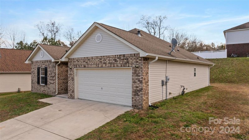 Property image 3 at 692 Winding Branch Road, Rock Hill, SC 29732