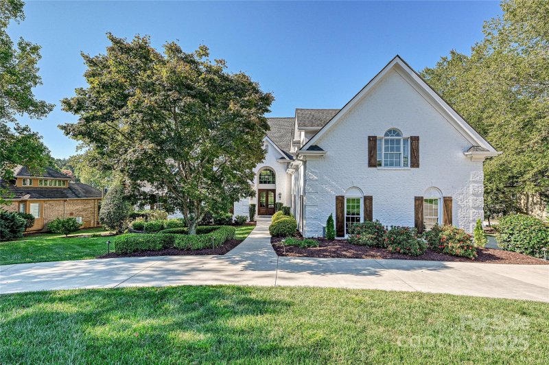 Property image 3 at 19100 Mary Ardrey Circle, Cornelius, NC 28031