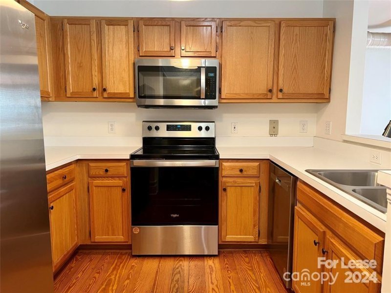 Property image 2 at 404 N Laurel Avenue, Charlotte, NC 28204