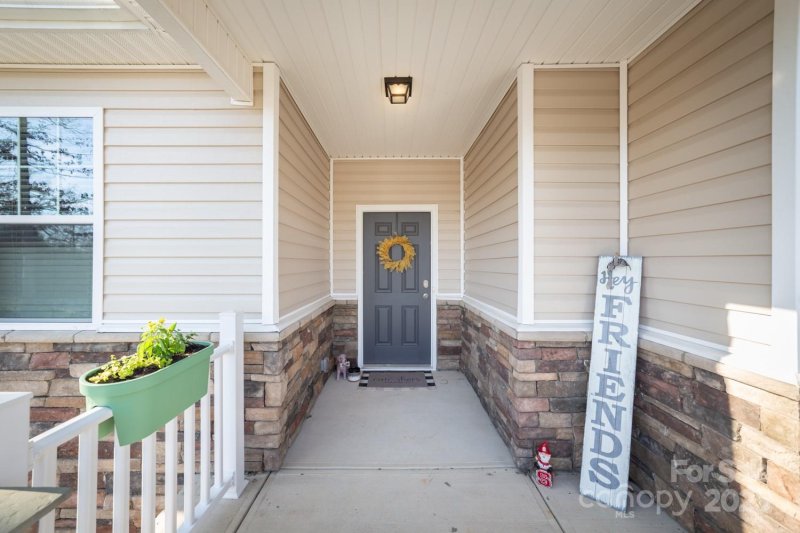 Property image 3 at 5120 Kings Pinnacle Drive, Kings Mountain, NC 28086