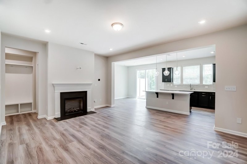 Property image 3 at 14910 Tamarack Drive, Charlotte, NC 28278