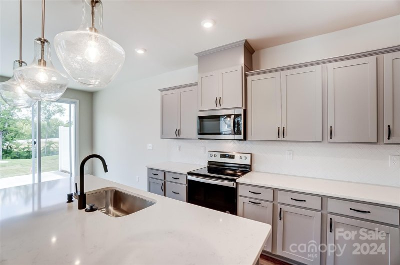 Property image 5 at 14902 Tamarack Drive, Charlotte, NC 28278