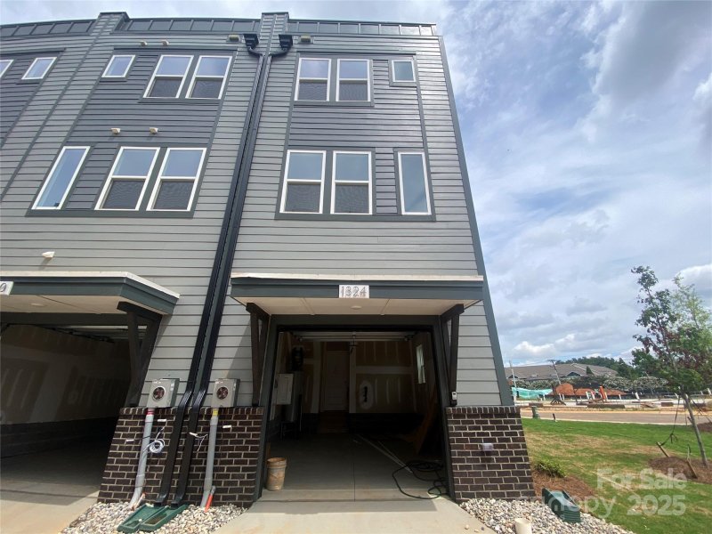 Property image 3 at 1324 Walter Taylor Way, Charlotte, NC 28206