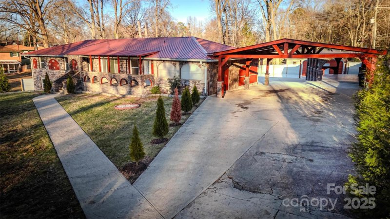 Property image 3 at 152 Woodlynn Drive, Charlotte, NC 28214