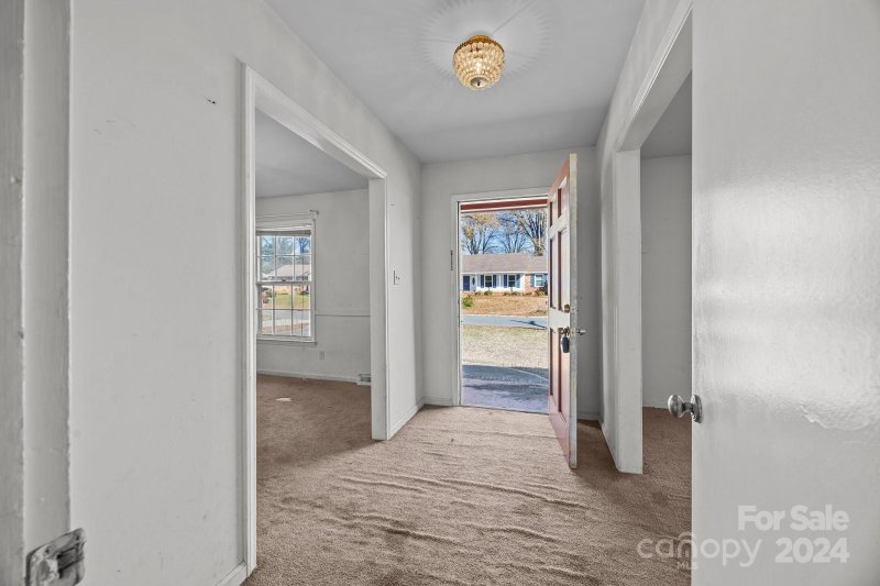 Property image 3 at 7418 Middlebury Place, Charlotte, NC 28212