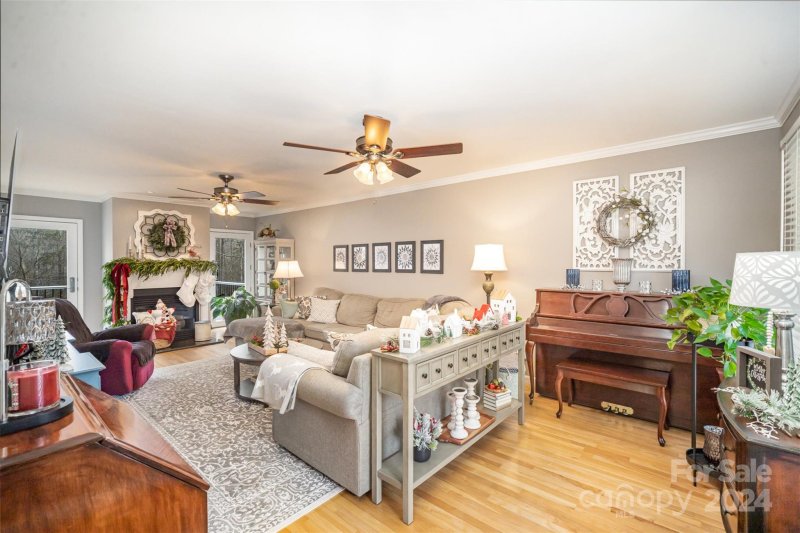 Property image 5 at 3989 Shakespeare Drive, Hickory, NC 28601