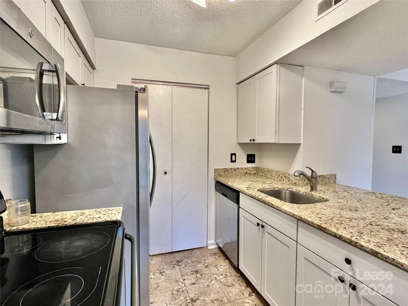 Property image 3 at 11050 Cedar View Road, Charlotte, NC 28226