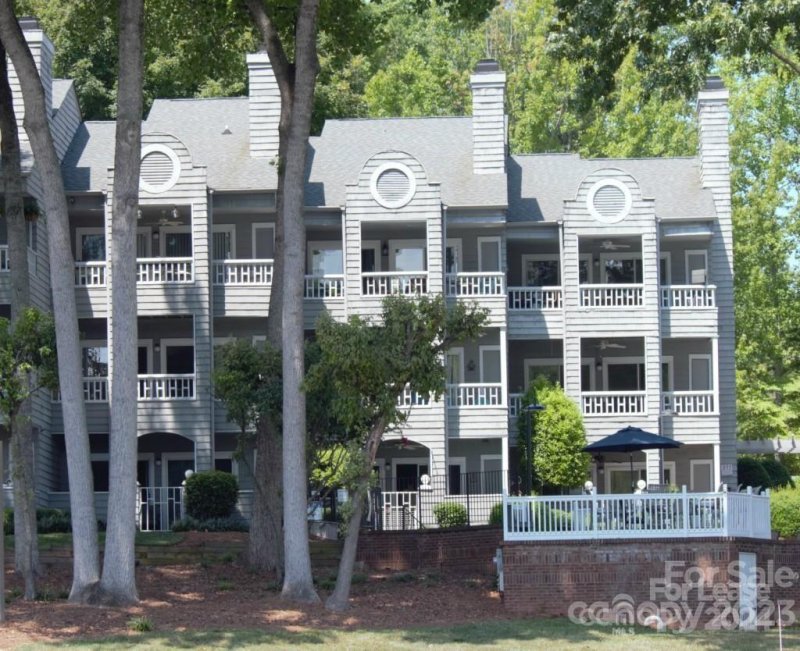 Property image 2 at 218 Northwest Drive, Davidson, NC 28036