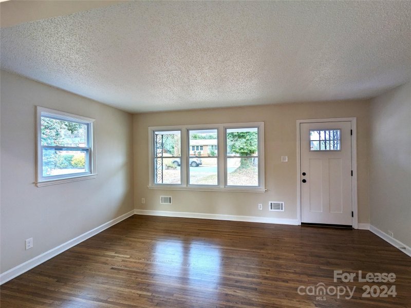 Property image 3 at 1515 Chelveston Drive, Charlotte, NC 28208