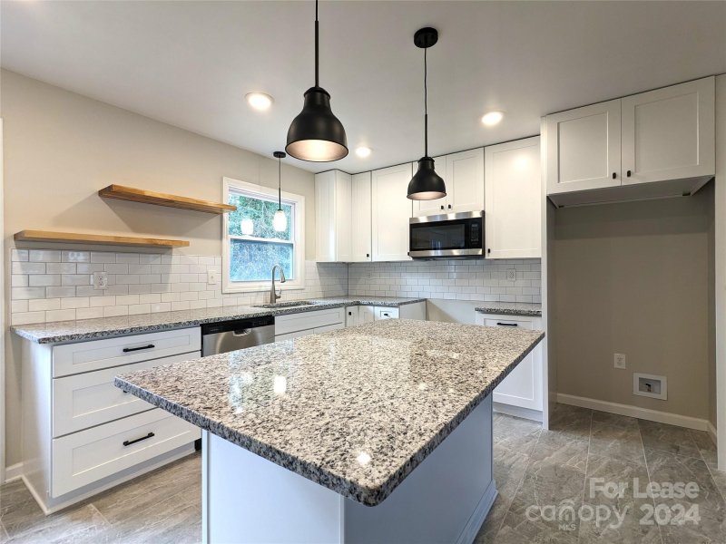 Property image 4 at 1515 Chelveston Drive, Charlotte, NC 28208