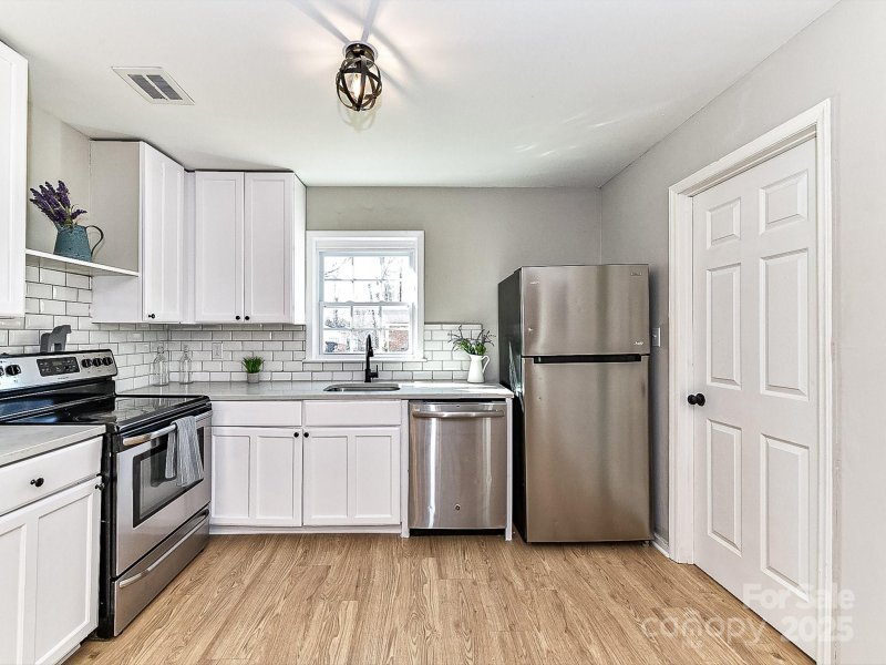 Property image 5 at 5301 Hughes Drive, Charlotte, NC 28213