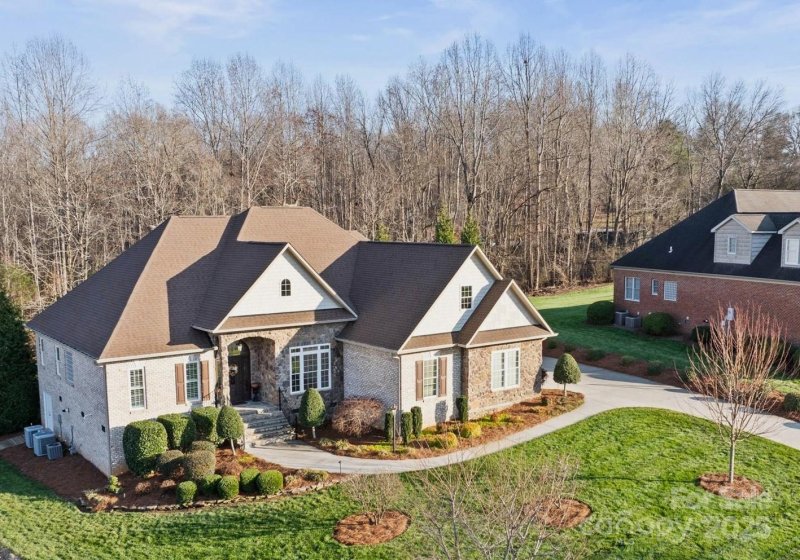 Property image 3 at 1076 Fox Chase Drive, Newton, NC 28658