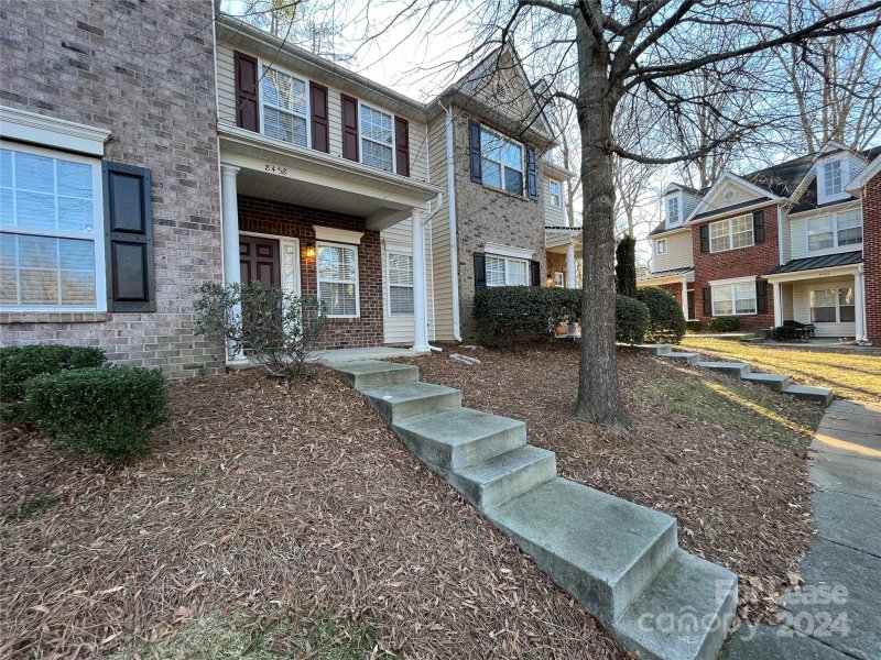 Property image 2 at 8438 Summerglen Circle, Charlotte, NC 28227