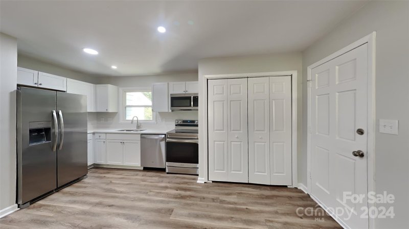 Property image 5 at 1020 Fontana Avenue, Charlotte, NC 28206