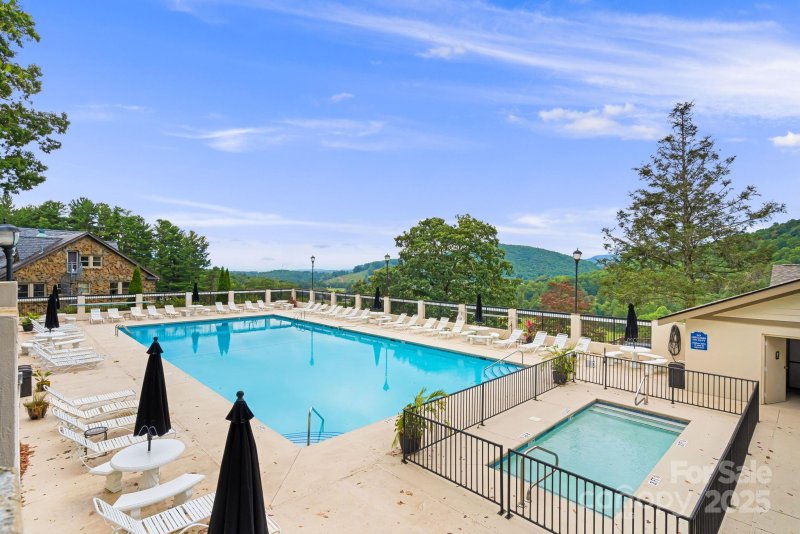 Property image 4 of 1010 High Vista Drive in High Vista, Mills River, NC 28759