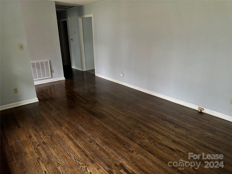 Property image 3 at 6513 Eaglecrest Road, Charlotte, NC 28212