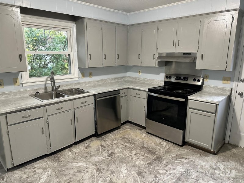 Property image 4 at 6513 Eaglecrest Road, Charlotte, NC 28212