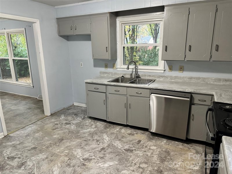 Property image 5 at 6513 Eaglecrest Road, Charlotte, NC 28212