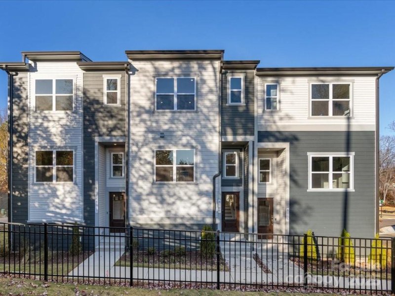 Property image 3 at 8005 Elevate Court, Charlotte, NC 28205