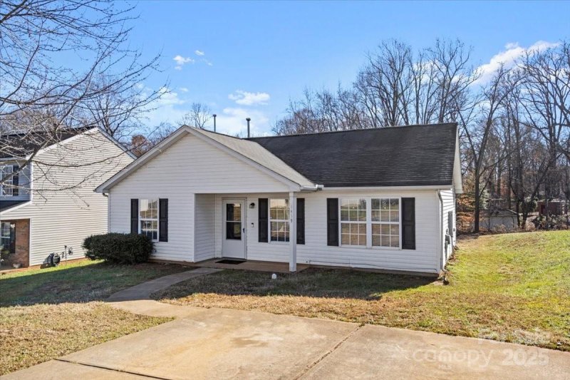 Property image 3 at 1439 Clooney Lane, Charlotte, NC 28262