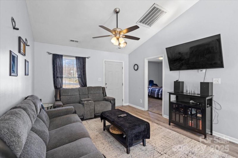 Property image 4 at 1439 Clooney Lane, Charlotte, NC 28262