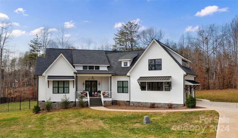 7016 Paddle View Court
