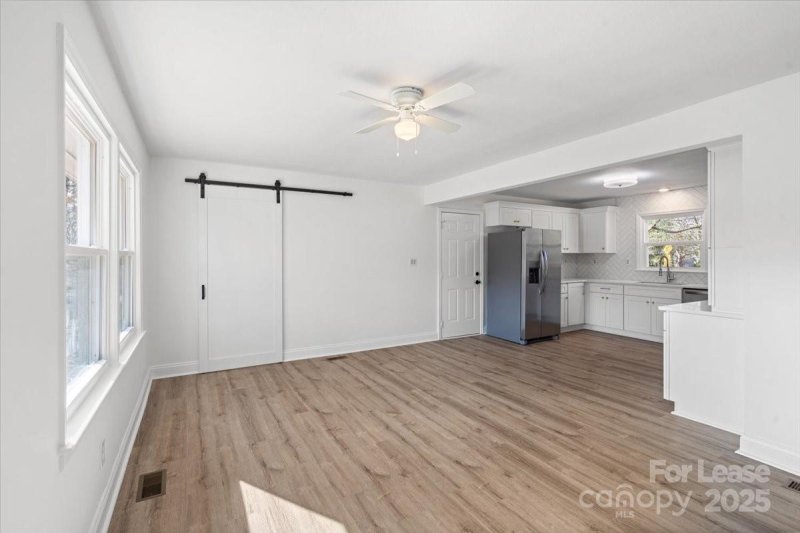 Property image 4 at 2220 Eastway Drive, Charlotte, NC 28205