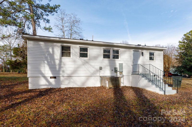 Property image 2 at 100 Valley Road, York, SC 29745