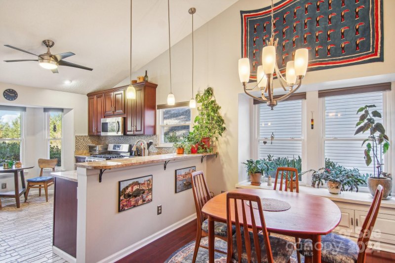 Property image 3 at 115 Cimarron Drive, Asheville, NC 28803