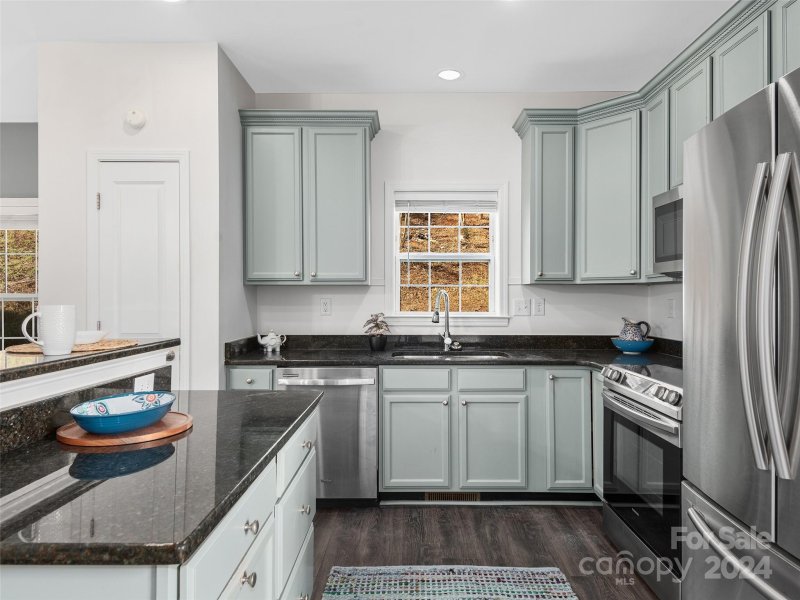 Property image 5 at 4 Willow Shade Drive, Asheville, NC 28806