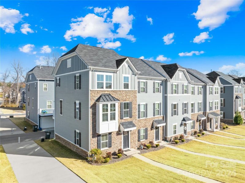 Property image 2 at 10776 Overlook Mountain Drive, Charlotte, NC 28216
