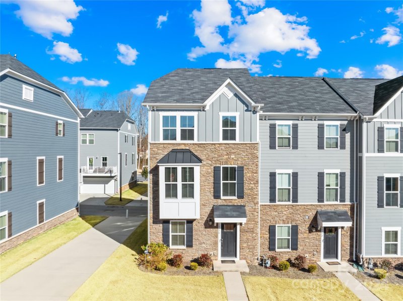Property image 3 at 10776 Overlook Mountain Drive, Charlotte, NC 28216