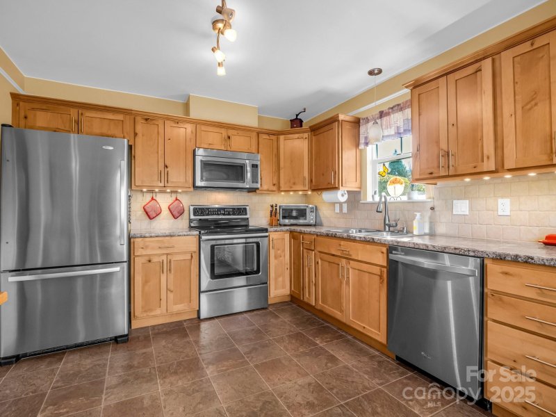 Property image 2 at 603 Fox Den Court, Hendersonville, NC 28792