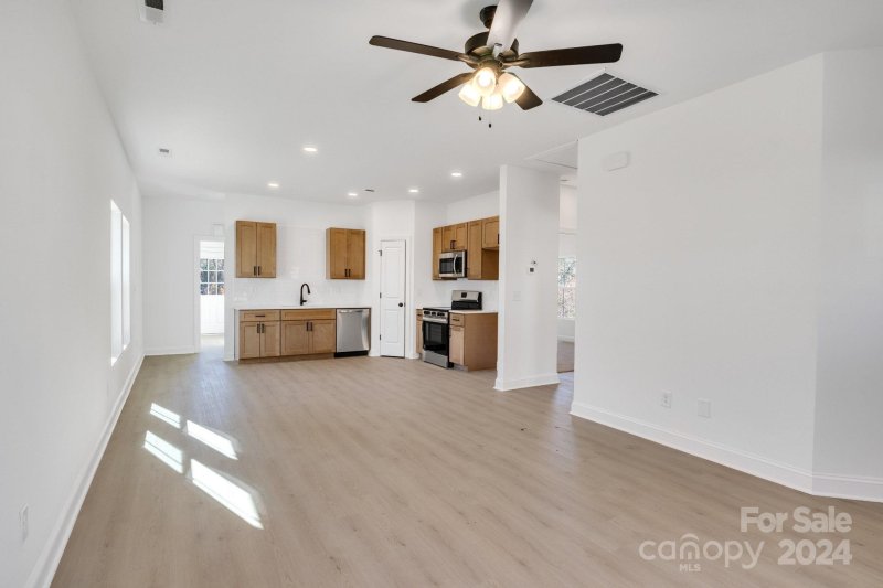 Property image 4 at 1711 Pope Avenue, Gastonia, NC 28052