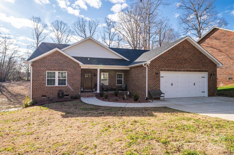 Property image 2 at 1533 Weatherwood Drive, Lincolnton, NC 28092